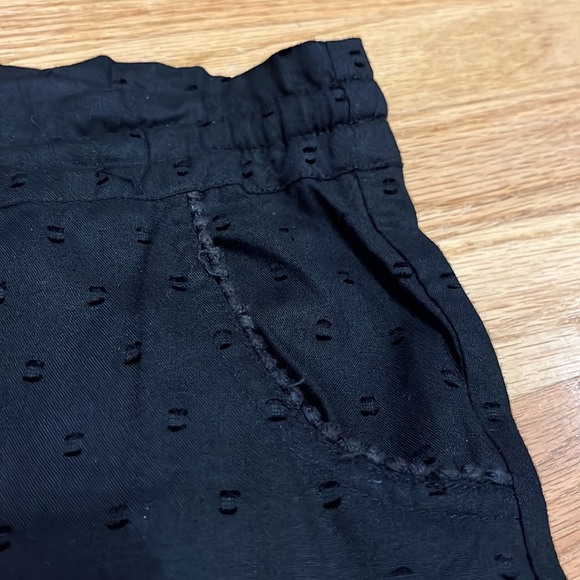 Beautiful pair of black pants with macramé style bottom - Picture 4 of 10